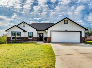 1172 Limestone Dr, Lampasas, TX 76550