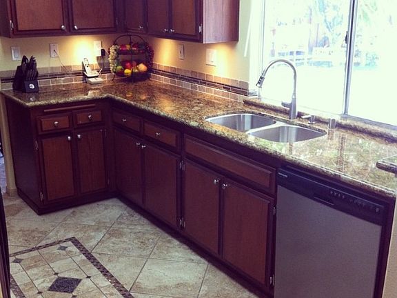 UPGRADED KIT W/GRANITE & CAB