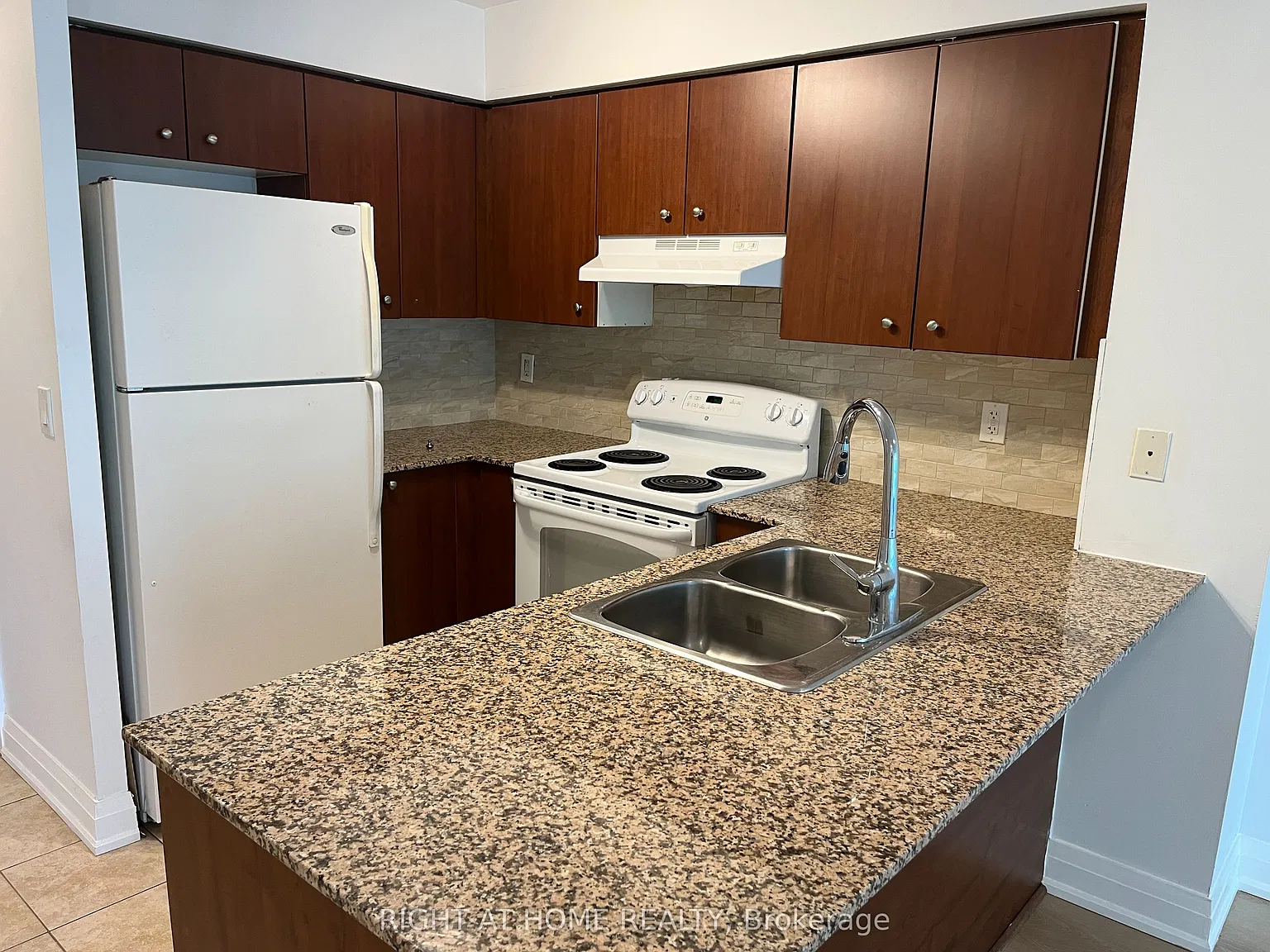 2 bed, $2,200 — Photo 4