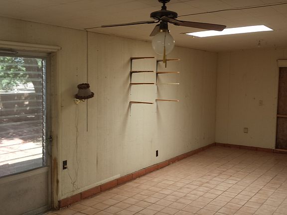 5th image of 111 E Santa Chalice Dr