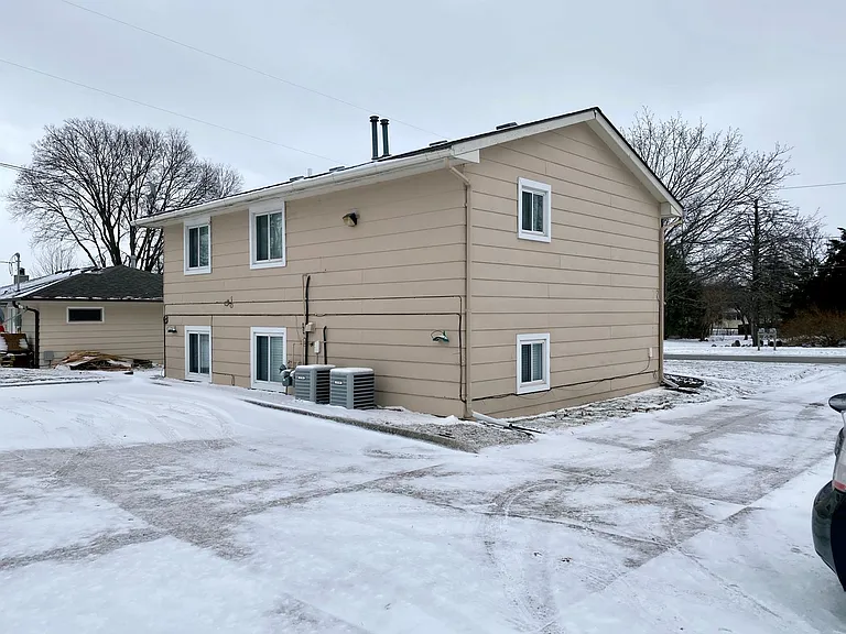 Aplin Duplex (4025/4027) — Photo 17