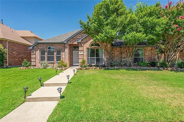 1st image of 3811 Strattford Dr