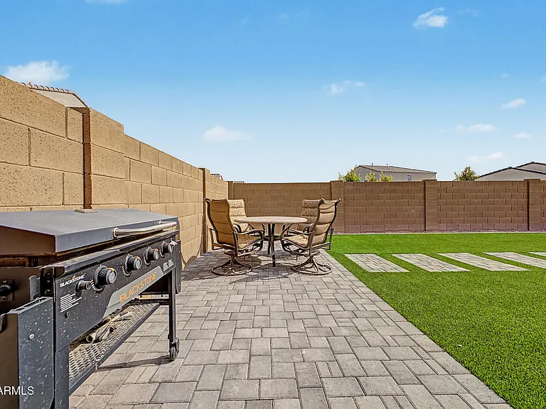 12515 W Morten Ave — Photo 16