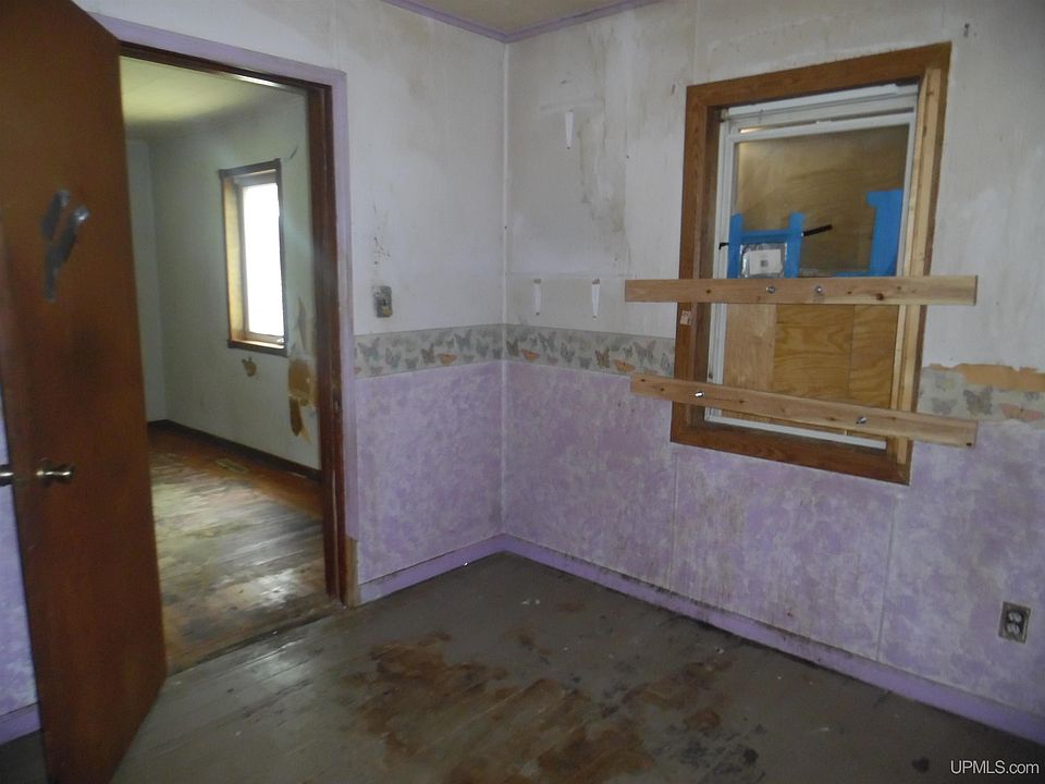 1516 N 23rd St, Escanaba, MI 49829 Zillow