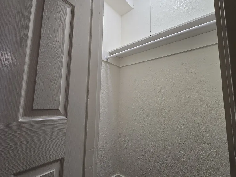 520 Taylor — Photo 11