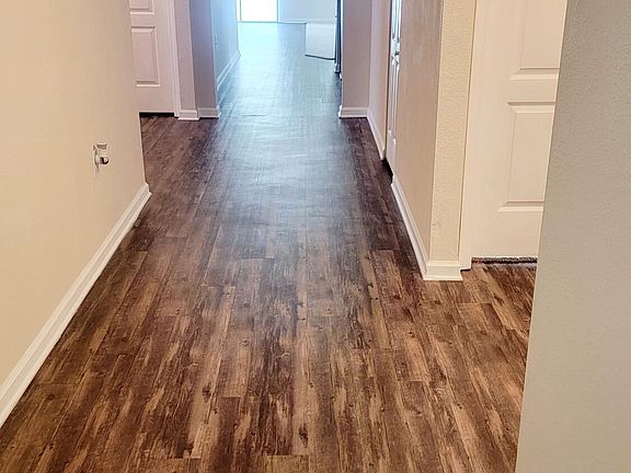 5th image of 2071 APRIL OAKS Drive