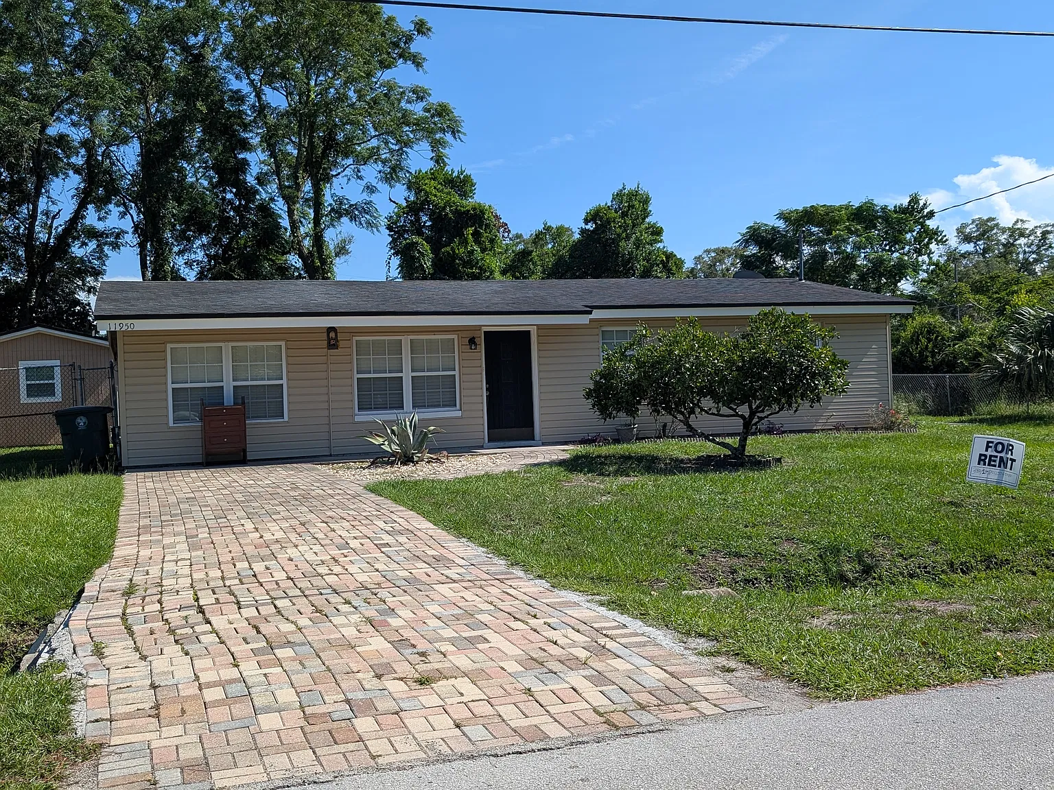 3 bed, 1700 sqft, $2,200 — Photo 1
