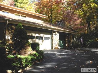 233 Club Dr, Sapphire, NC 28774