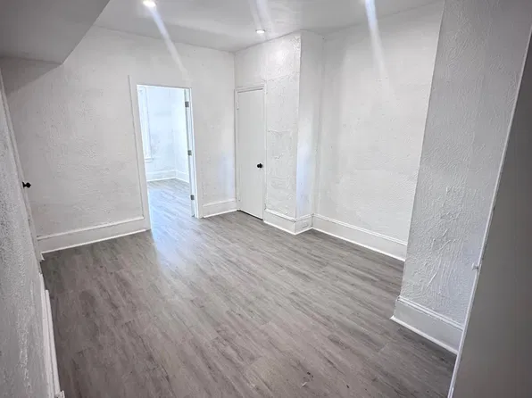 5023 Walnut St, Philadelphia, PA