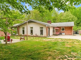 1000 Mountain View Church Rd, Zirconia, NC 28790