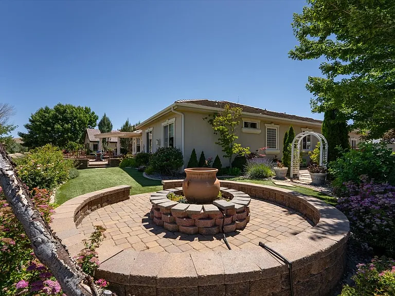 7330 Island Queen Dr — Photo 16