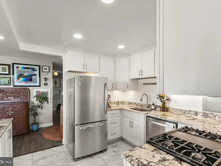 5500 Friendship Blvd #1823N — Photo 6