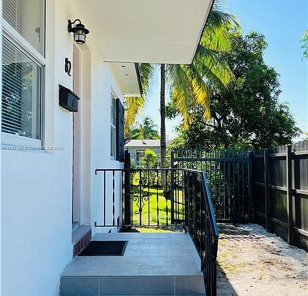 2nd image of 80 NE 64th St #82