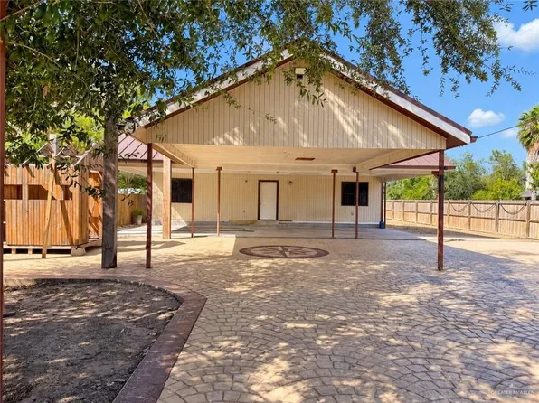 1400 Paseo Del Sol St, Alamo, TX 78516
