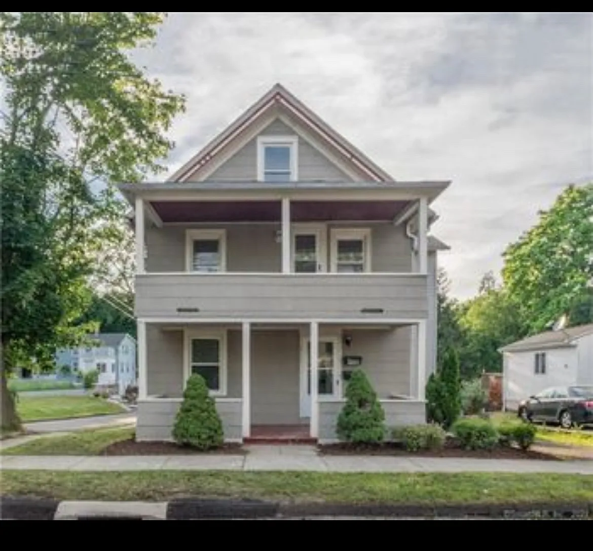 2 bed, 950 sqft, $2,200 — Photo 1
