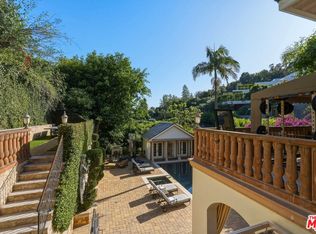 900 Chantilly Rd, Los Angeles, CA 90077