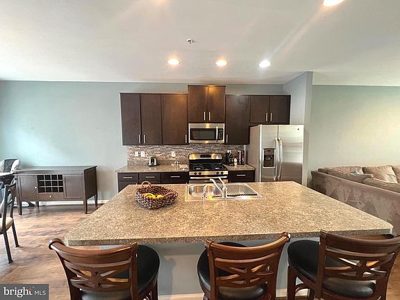 5th image of 22530 Phillips St #406