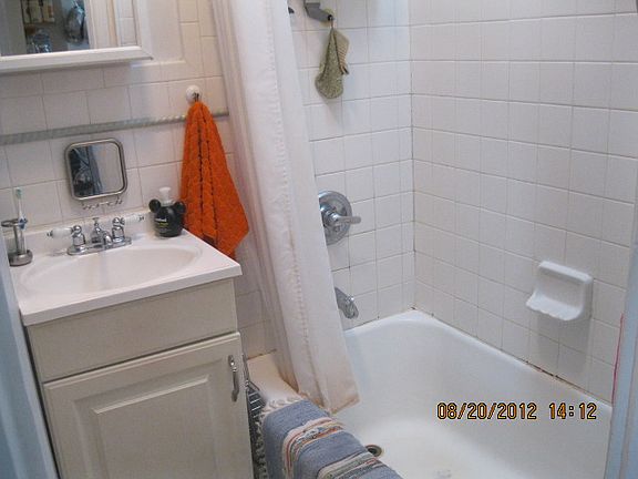 2nd image of 6 Saint Francis Pl APT 3