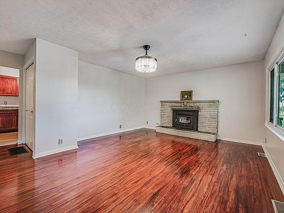 5th image of 3675 Mink St SW
