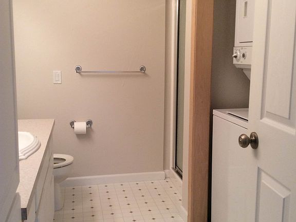 3rd image of 109 E Granite Ave APT B
