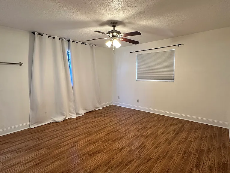 1661 Bartlett Ave — Photo 23