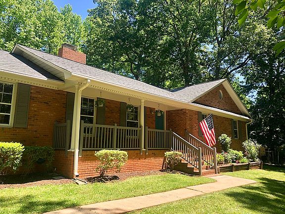 3rd image of 3926 Peggy Ln