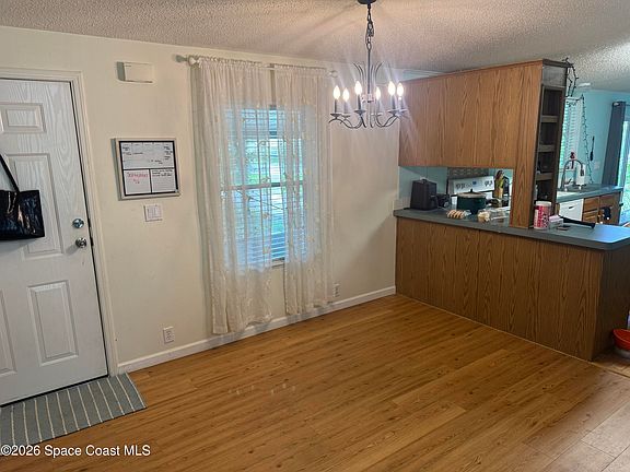 3rd image of 4773 Cambridge Dr