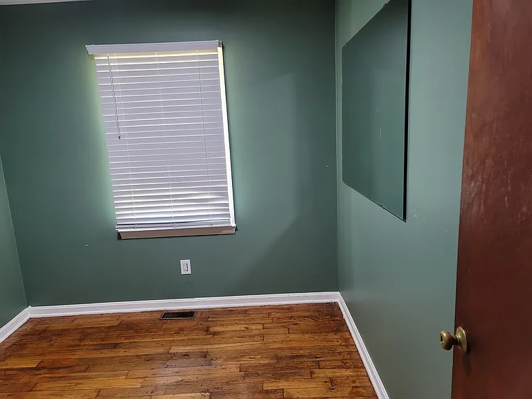 413 Barclay Ave — Photo 11
