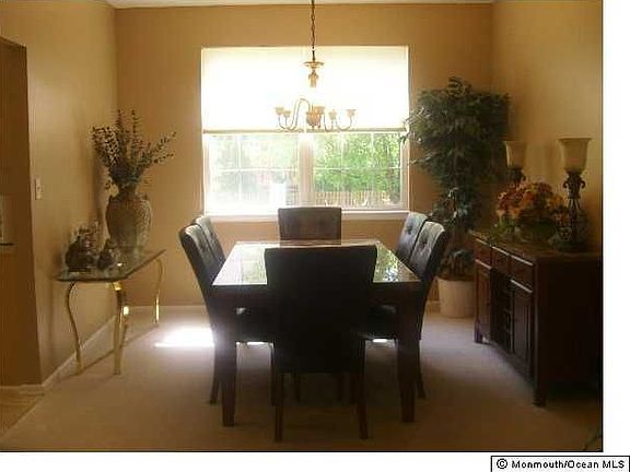 3rd image of 15 Saddlebrook Dr