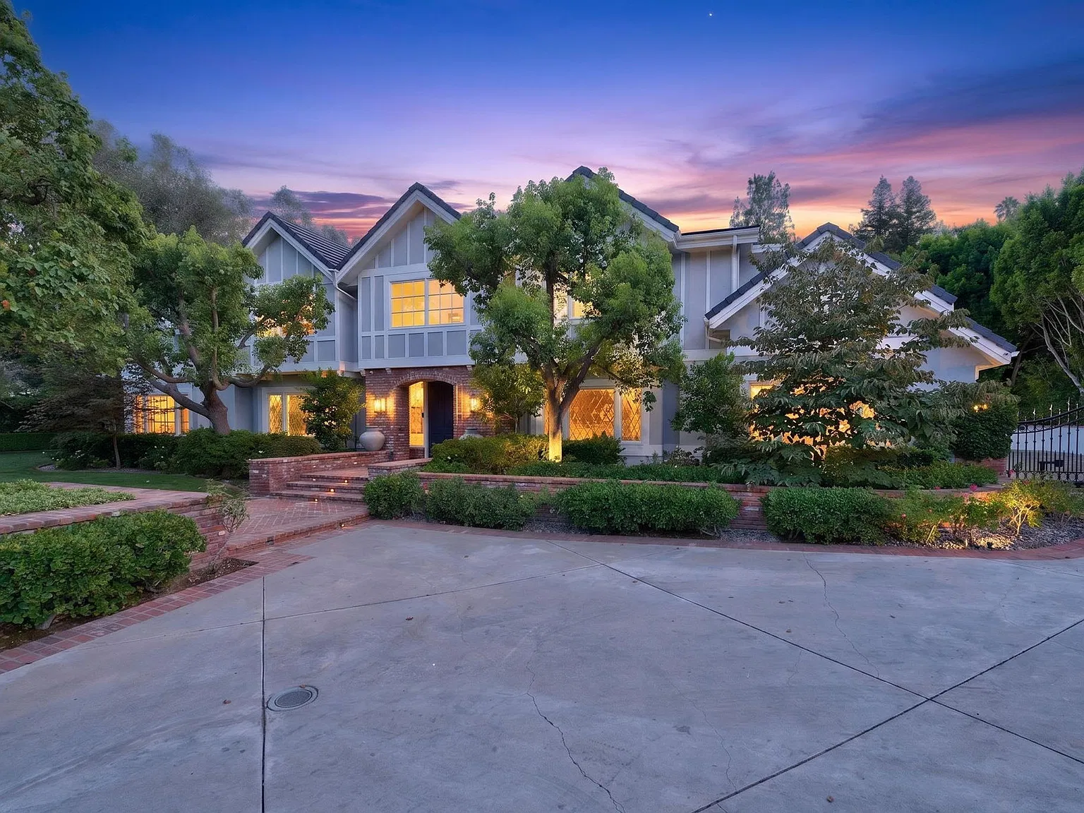 6 bed, 8621 sqft, $35,000 — Photo 2