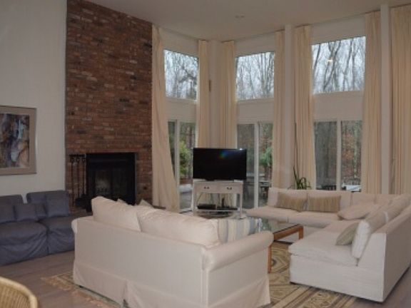 3rd image of 73 Woodland Dr
