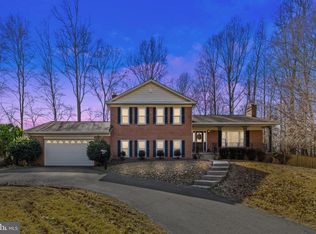 12349 Henderson Rd, Clifton, VA 20124