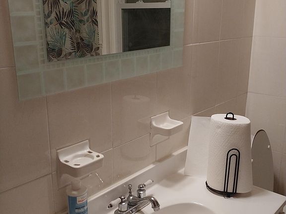 2nd image of 1408 Mechanic St #1