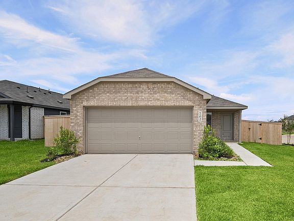2nd image of 702 Umbrella Tree Dr