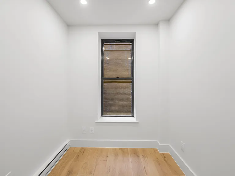 82-86 Washington Pl W #5A — Photo 6