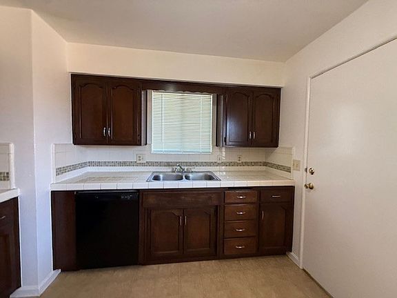5th image of 3434-3438 S Woodland St #3434