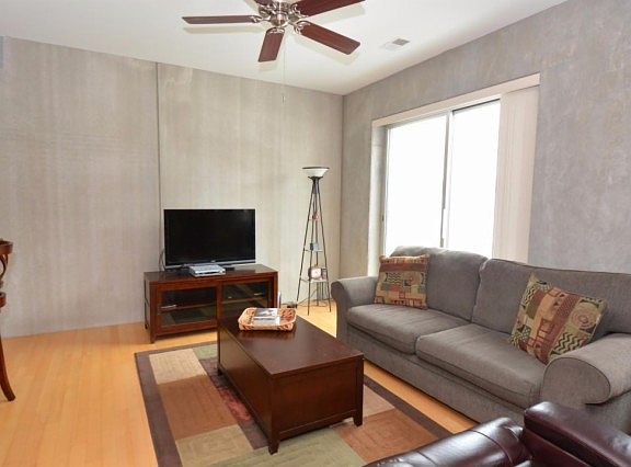 2nd image of 2043 N Commerce St #2043