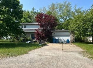 128 Tulgeywood Ln, Whitehall, MI 49461