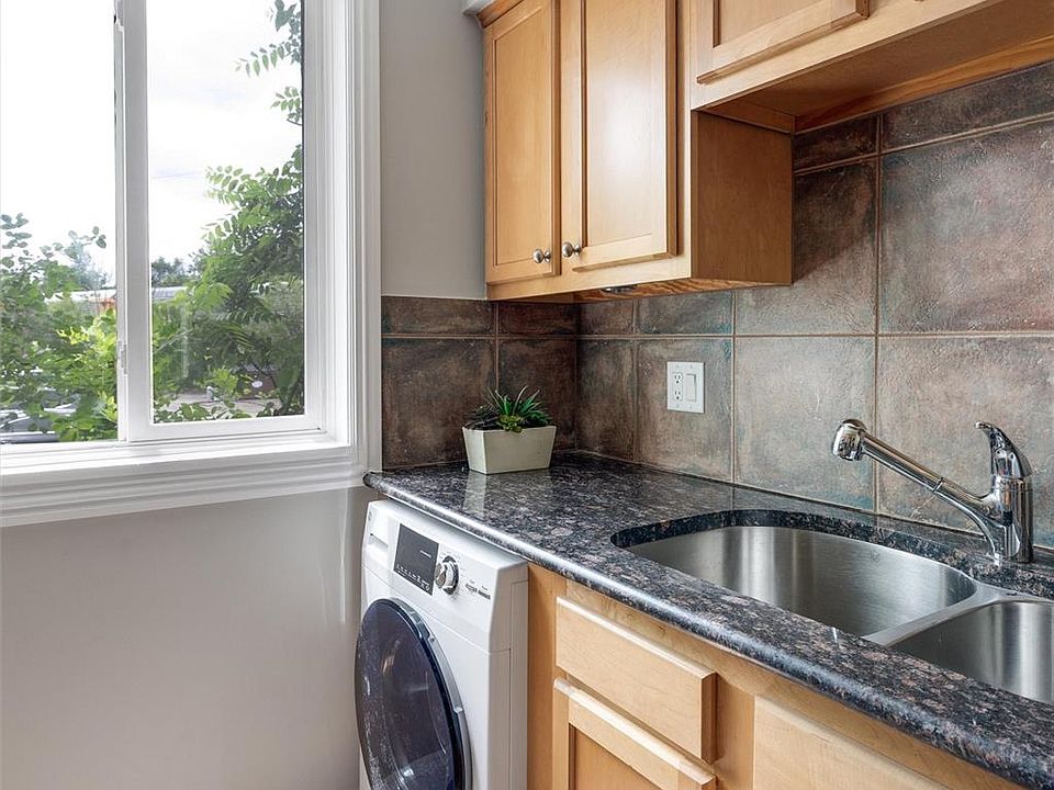 305 N Eton St Apt A, photo 7