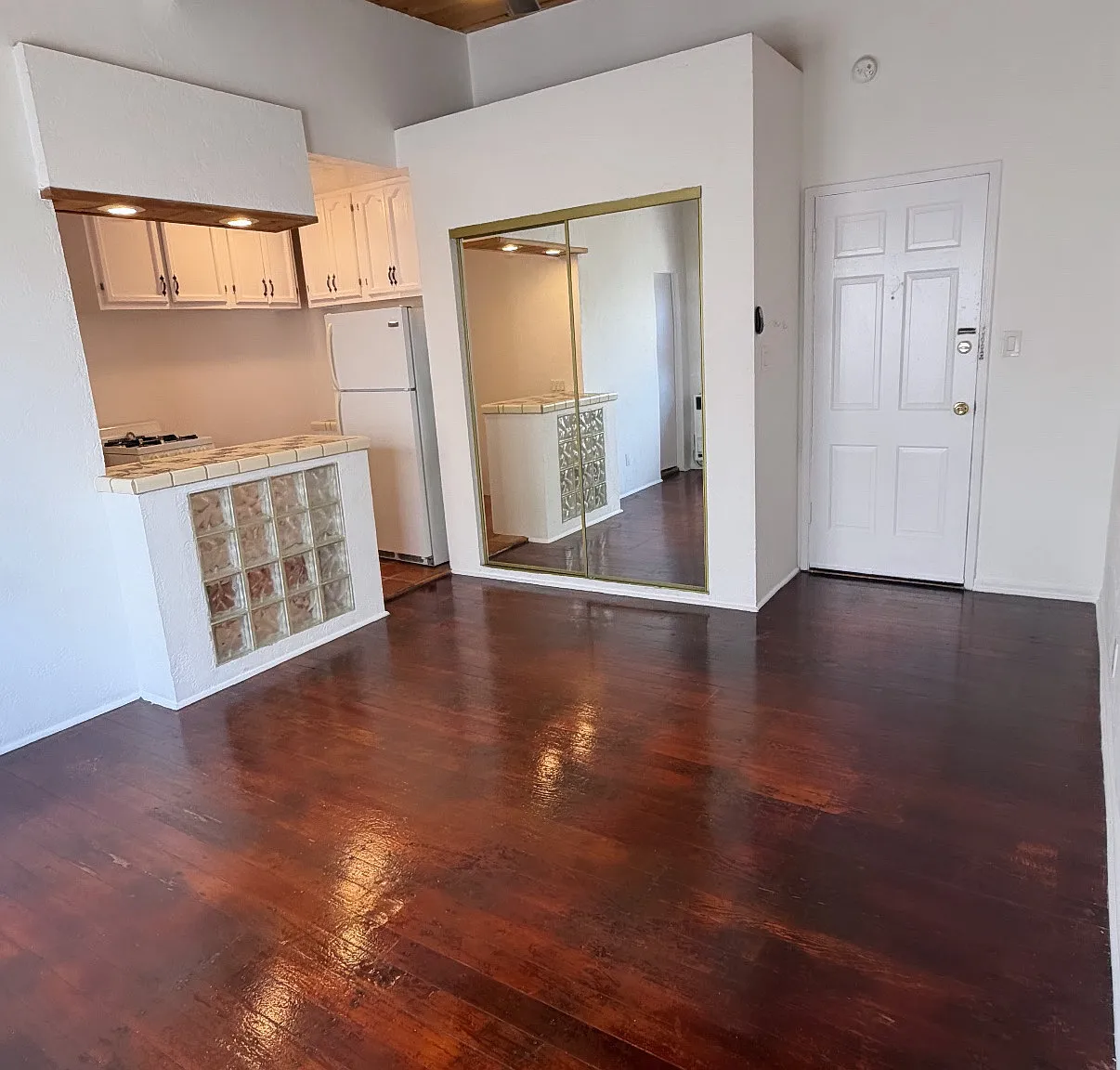 Studio, $1,850 — Photo 1