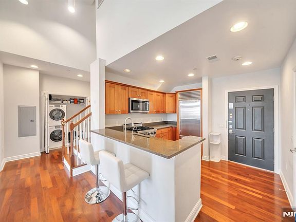 3rd image of 7400 River Rd APT 419