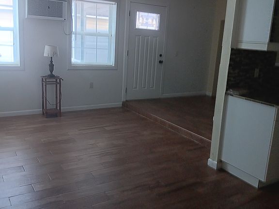 2nd image of 124 White Birch Dr #2