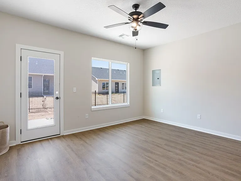 12337 W Blanford St — Photo 7