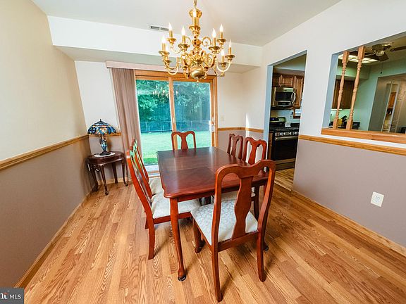 5th image of 6 Orangewood Ln