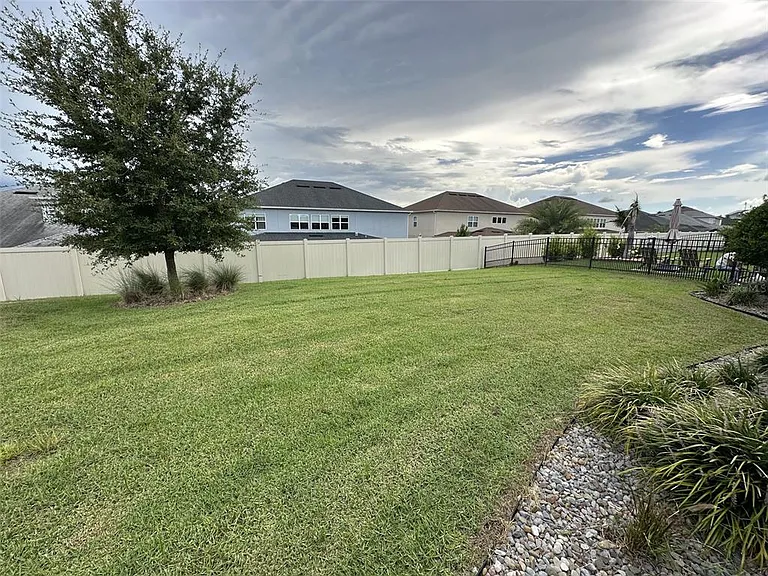 1355 Zeek Ridge St — Photo 20