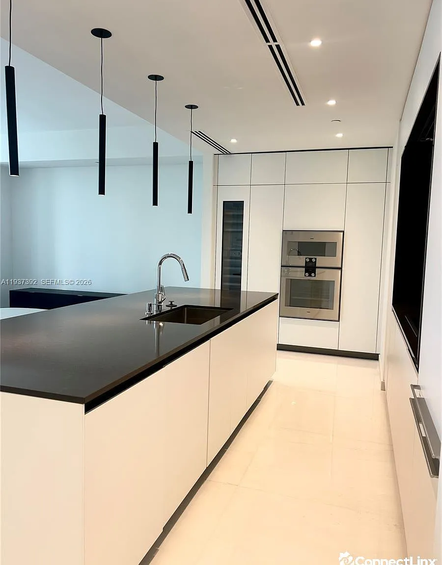 1 bed, 1.0 bath, $12,250 — Photo 4