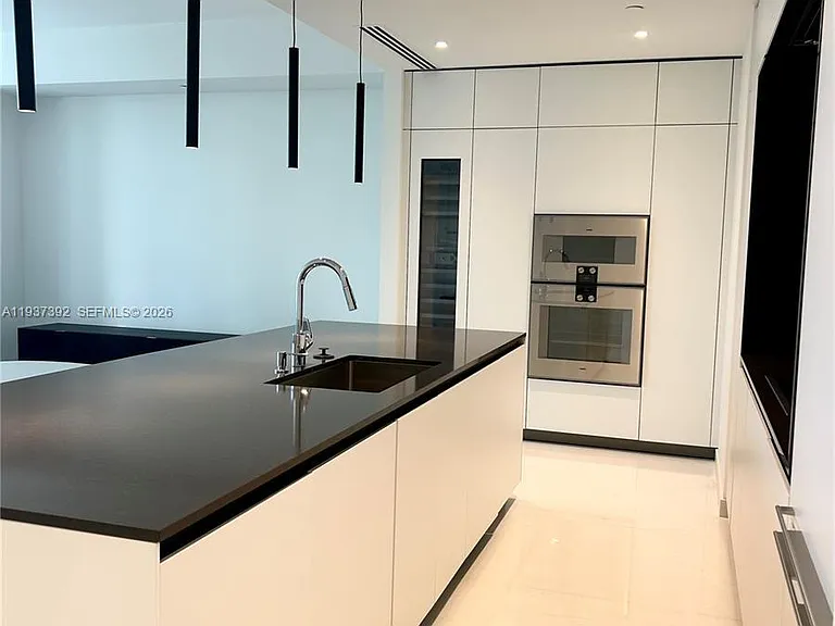 300 Biscayne Boulevard Way — Photo 4