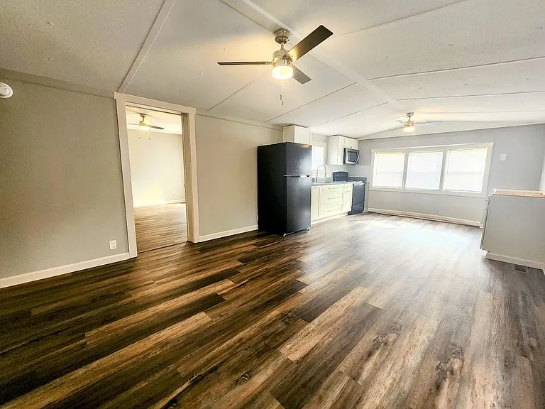 111 Elizabeth City Dr — Photo 4