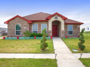 3076 Royal Crest Dr, Fort Worth, TX 76140