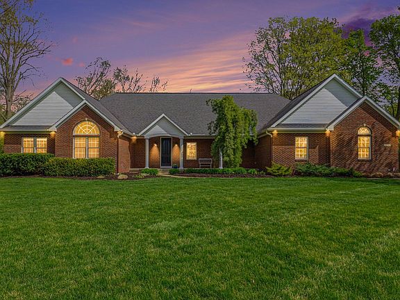 3rd image of 5776 Creekridge Dr